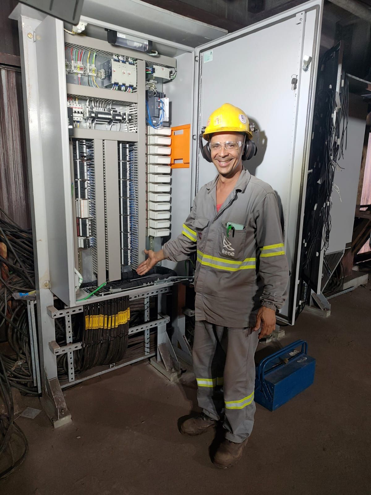Com excelência e inovação, a Rede Montagens realiza interligação de cabos no sistema de Briquetagem da Vale, em Vitória.